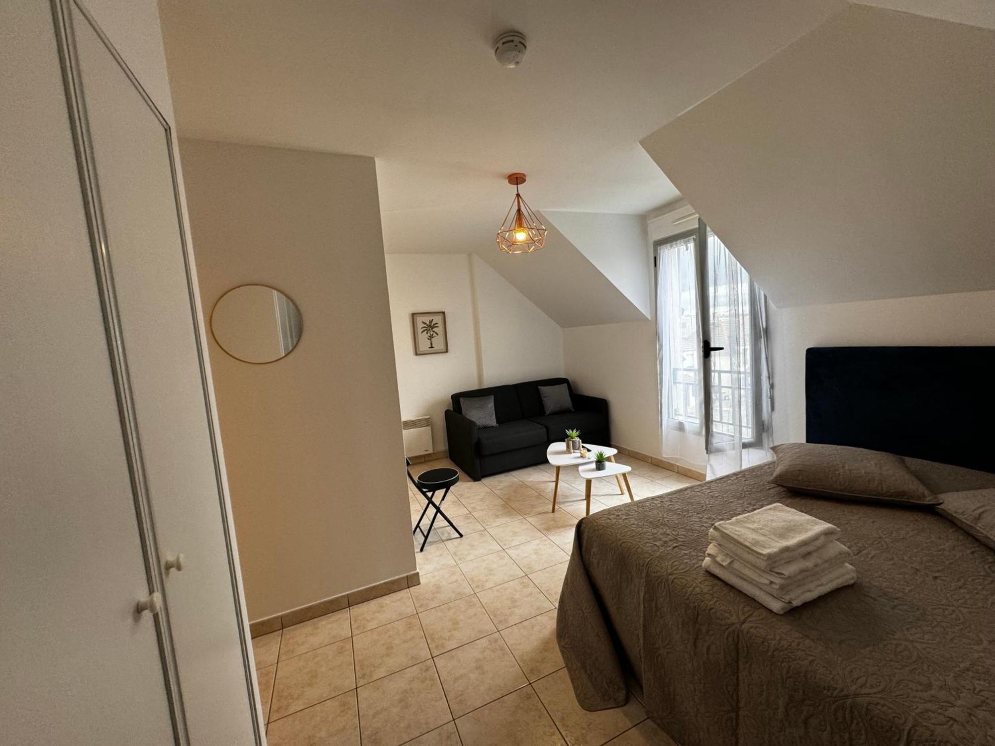 Le Studio Du 72 Leilighet Bussy-Saint-Georges Eksteriør bilde