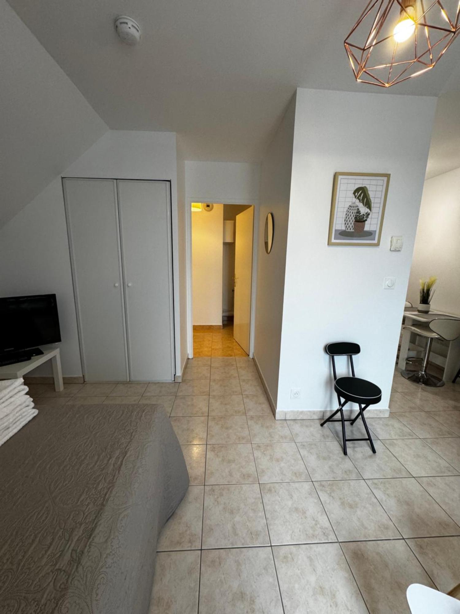 Le Studio Du 72 Leilighet Bussy-Saint-Georges Eksteriør bilde